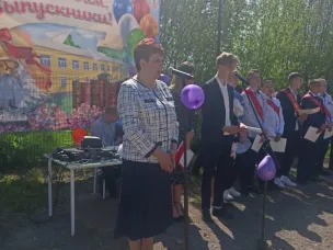 «Последний звонок» в Советской средней школе