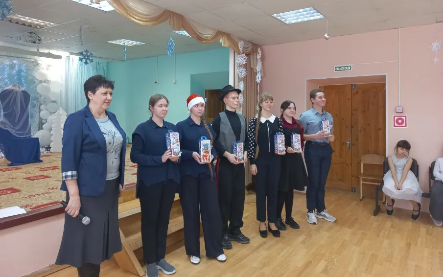 И завершением процедуры награждения победителей и участников конкурса творческих проектов по представлению «Бюджета для граждан» глазами детей стала встреча с участниками в Большемурашкинской средней школе 27 декабря.