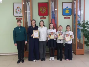 В рамках Программы «Повышения финансовой грамотности» финансовым управлением администрации Большемурашкинского муниципального округа 26 декабря текущего года продолжена процедура награждения победителей и участников конкурса МБОУ Кишкинской средней школы филиал Холязинская ОШ и МБОУ Советская средняя школа